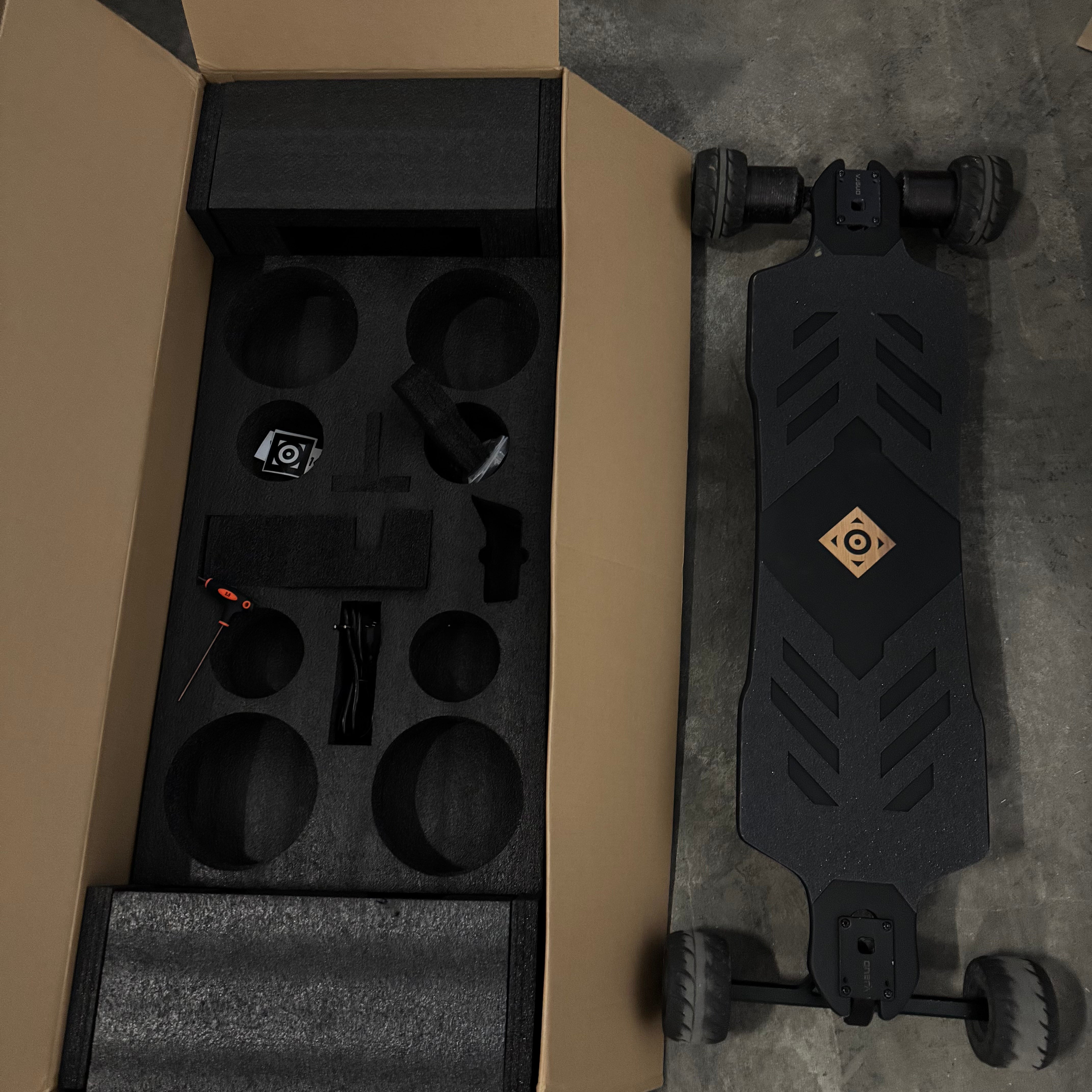 Refurbished ONSRA BLACK Carve 3 electric longboard with new battery, ESC, and deck – 19 km mileage, 1-year warranty