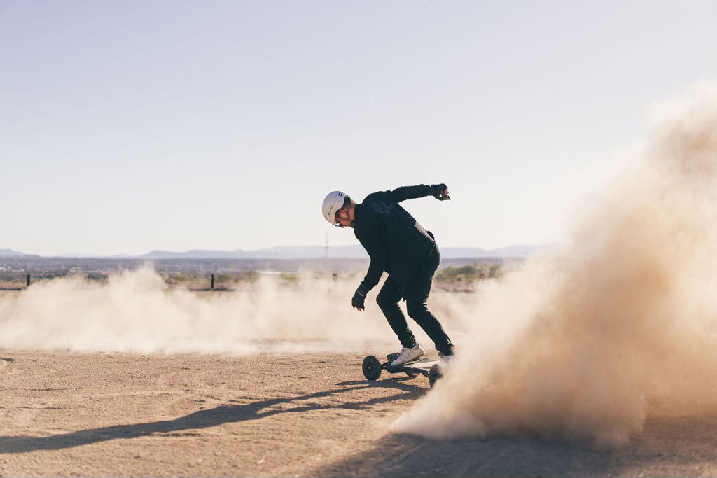 Miglior electric skateboard per commuting in Italia 2025 – Guida ONSRA per ZENO, BLACK Carve 3 PRO e VELAR