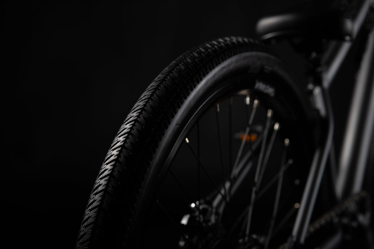 ONSRA VANDAL electric bike tire in the dark