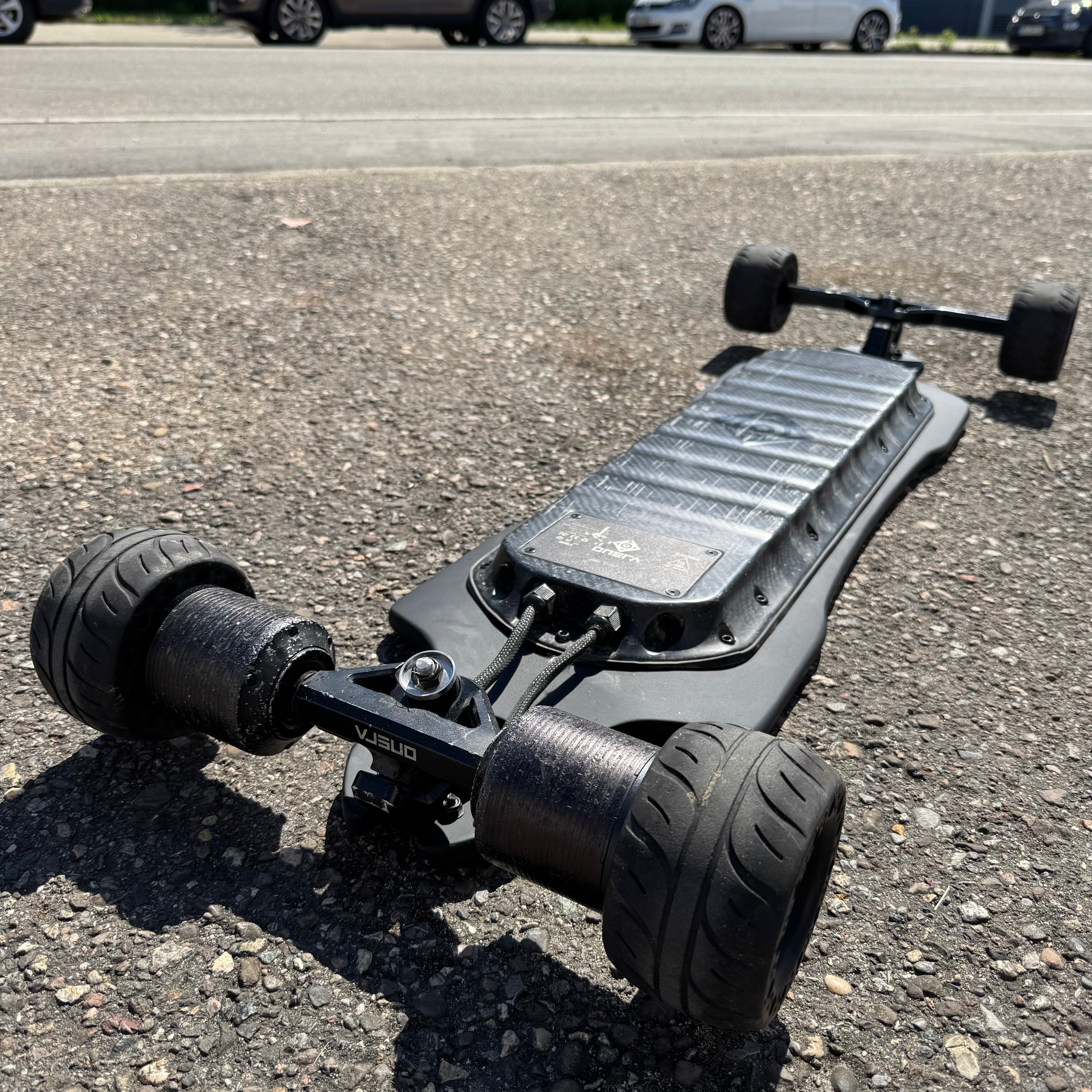 Refurbished ONSRA BLACK Carve 3 electric longboard with new battery, ESC, and deck – 19 km mileage, 1-year warranty